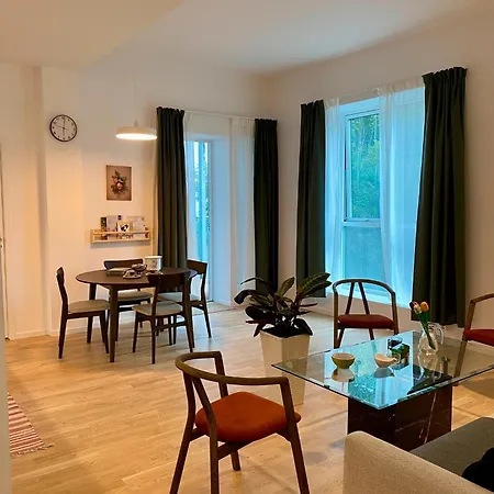 In Breiviken, Apartment